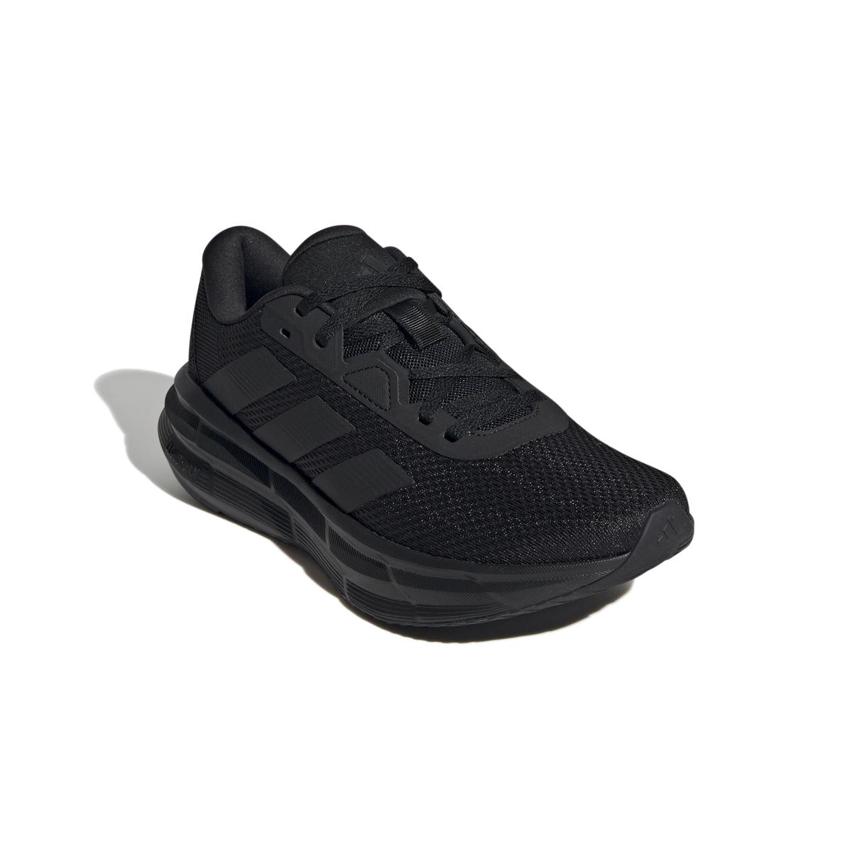 product/a/d/adidas_id8764_6_footwear_photography_front_lateral_top_view_white.jpg