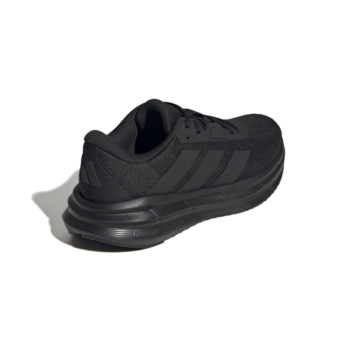 product/a/d/adidas_id8764_7_footwear_photography_back_lateral_top_view_white.jpg
