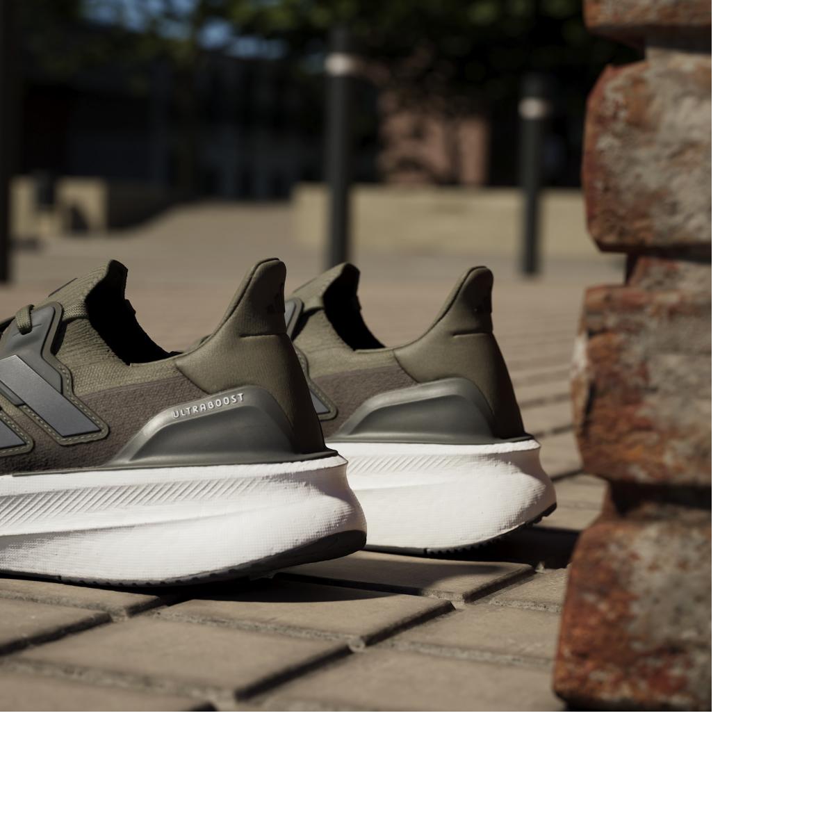 product/a/d/adidas_id8815_23_footwear_photography_heromrktng_view_10.jpg