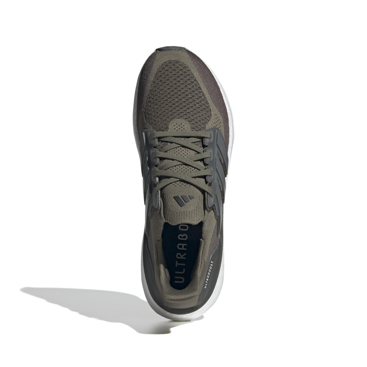 product/a/d/adidas_id8815_3_footwear_photography_top_portrait_view_white.jpg