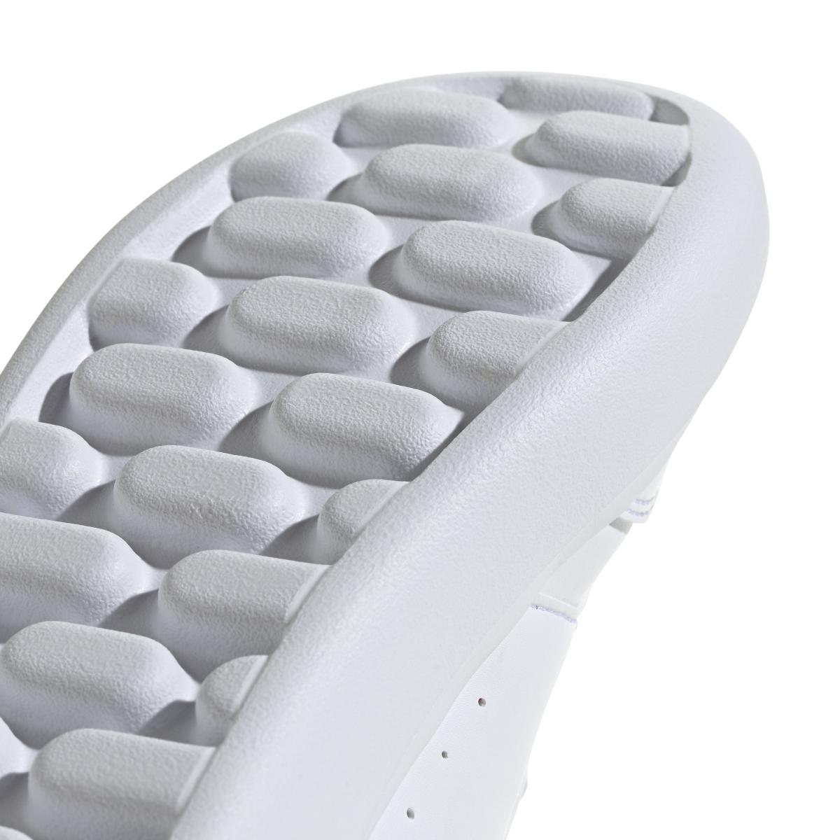 product/a/d/adidas_ie0028_8_footwear_photography_detail_view_1_white.jpg