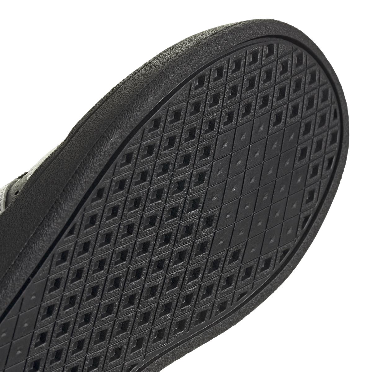 product/a/d/adidas_ie3793_9_footwear_photography_detail_view_2_white.jpg