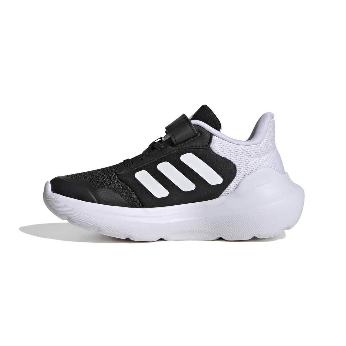 product/a/d/adidas_ie5983_5_footwear_photography_side_medial_center_view_white.jpg