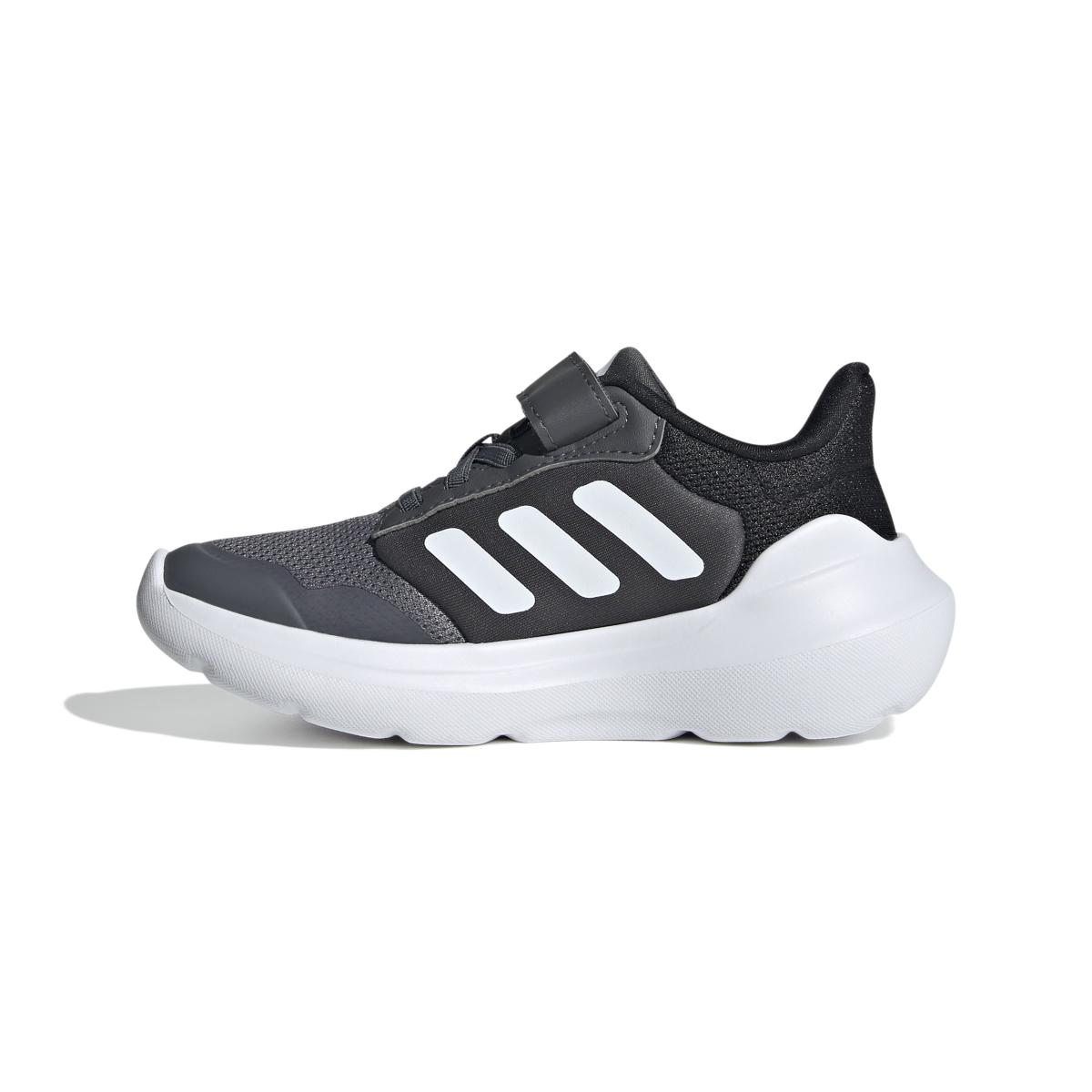 product/a/d/adidas_ie5986_5_footwear_photography_side_medial_center_view_white.jpg