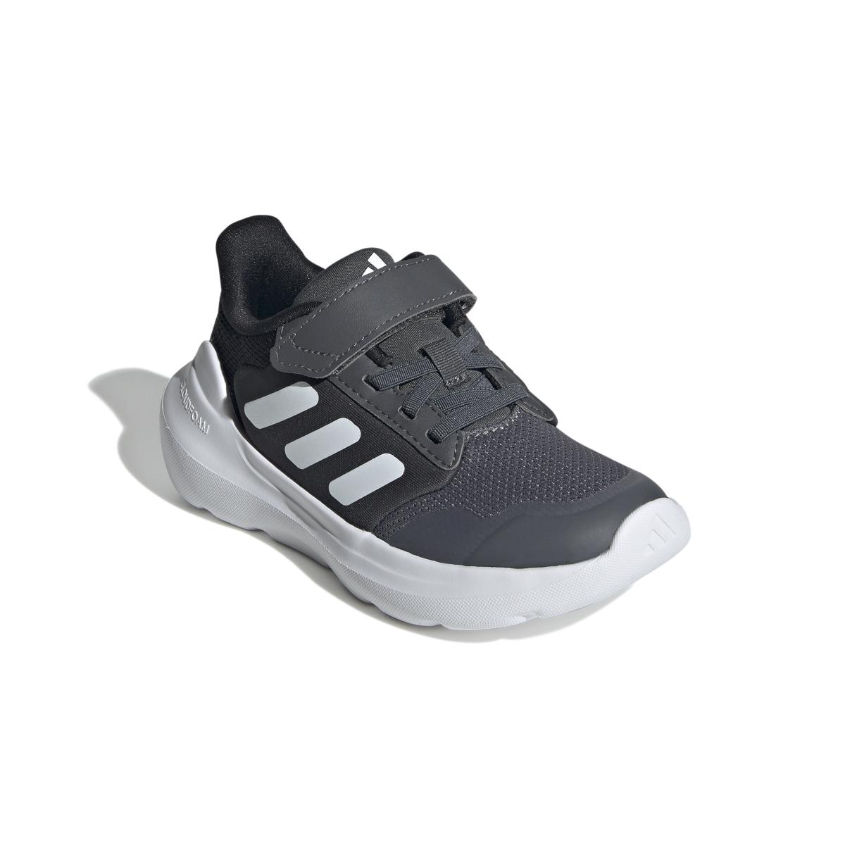 product/a/d/adidas_ie5986_6_footwear_photography_front_lateral_top_view_white.jpg