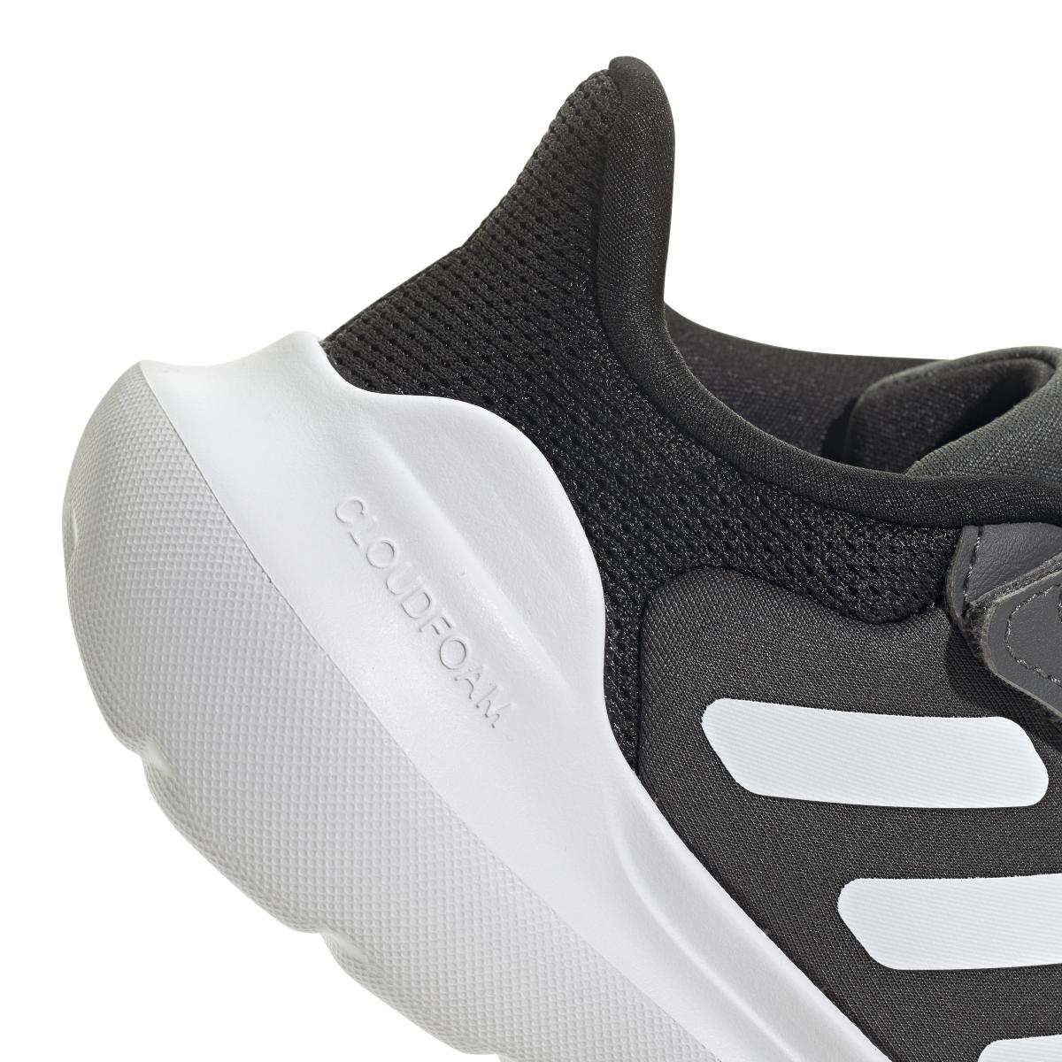 product/a/d/adidas_ie5986_9_footwear_photography_detail_view_2_white.jpg