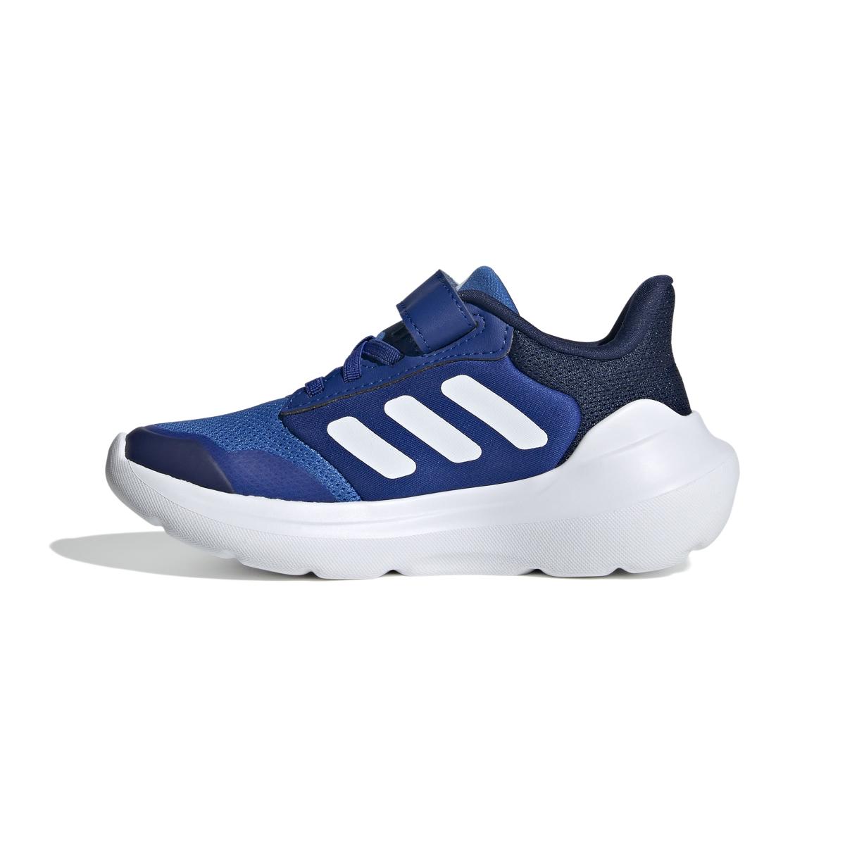 product/a/d/adidas_ie5989_5_footwear_photography_side_medial_center_view_white.jpg
