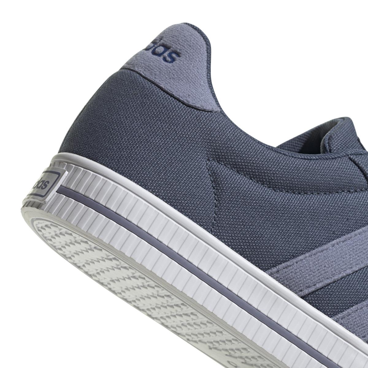 product/a/d/adidas_ie7840_8_footwear_photography_detail_view_1_white.jpg
