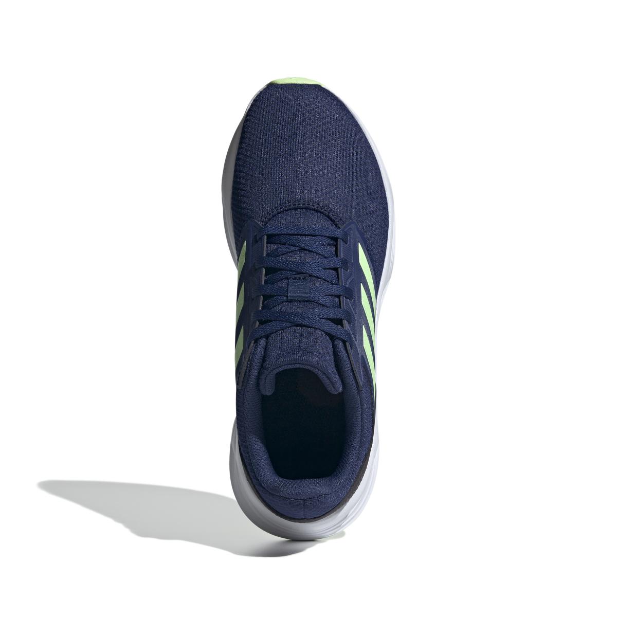 product/a/d/adidas_ie8130_3_footwear_photography_top_portrait_view_white.jpg