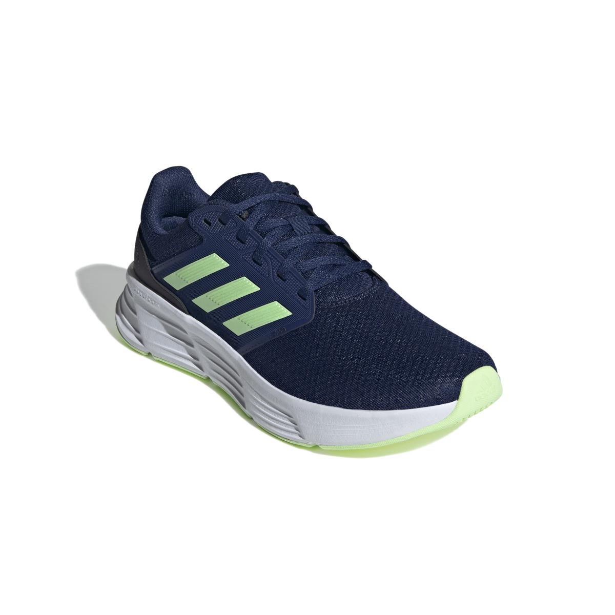 product/a/d/adidas_ie8130_6_footwear_photography_front_lateral_top_view_white.jpg