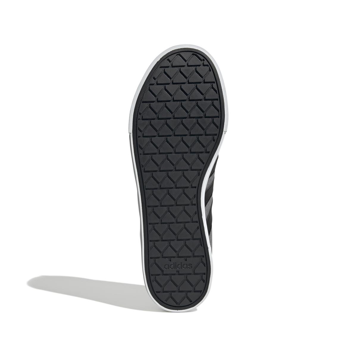 product/a/d/adidas_if4493_4_footwear_photography_bottom_view_white.jpg