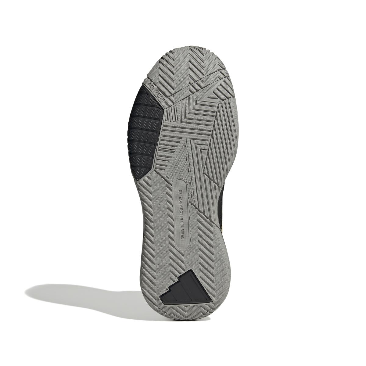 product/a/d/adidas_if4566_4_footwear_photography_bottom_view_white-nw091625.jpg