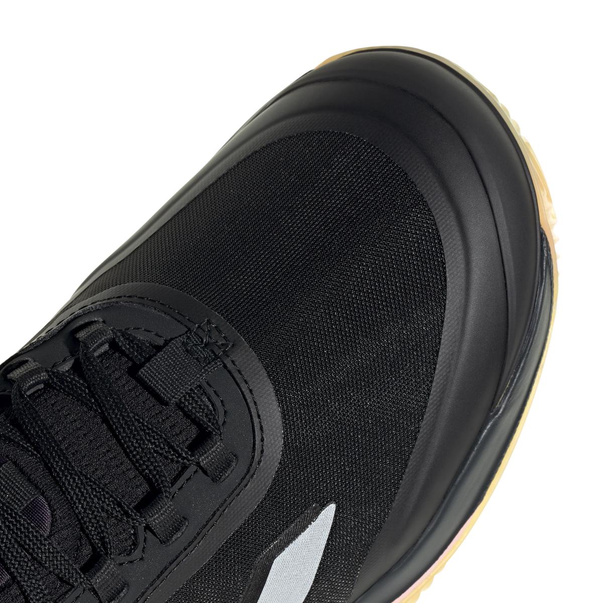 product/a/d/adidas_if6534_9_footwear_photography_detail_view_2_white-nw040824x.jpg