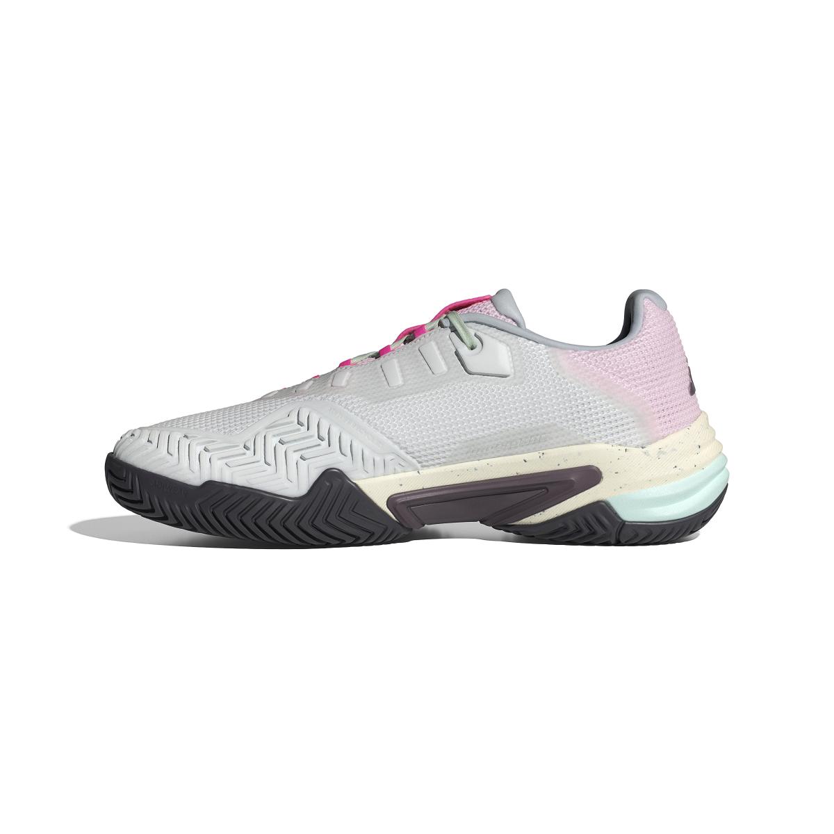 product/a/d/adidas_if7792_5_footwear_photography_side_medial_center_view_white-nw0324.jpg