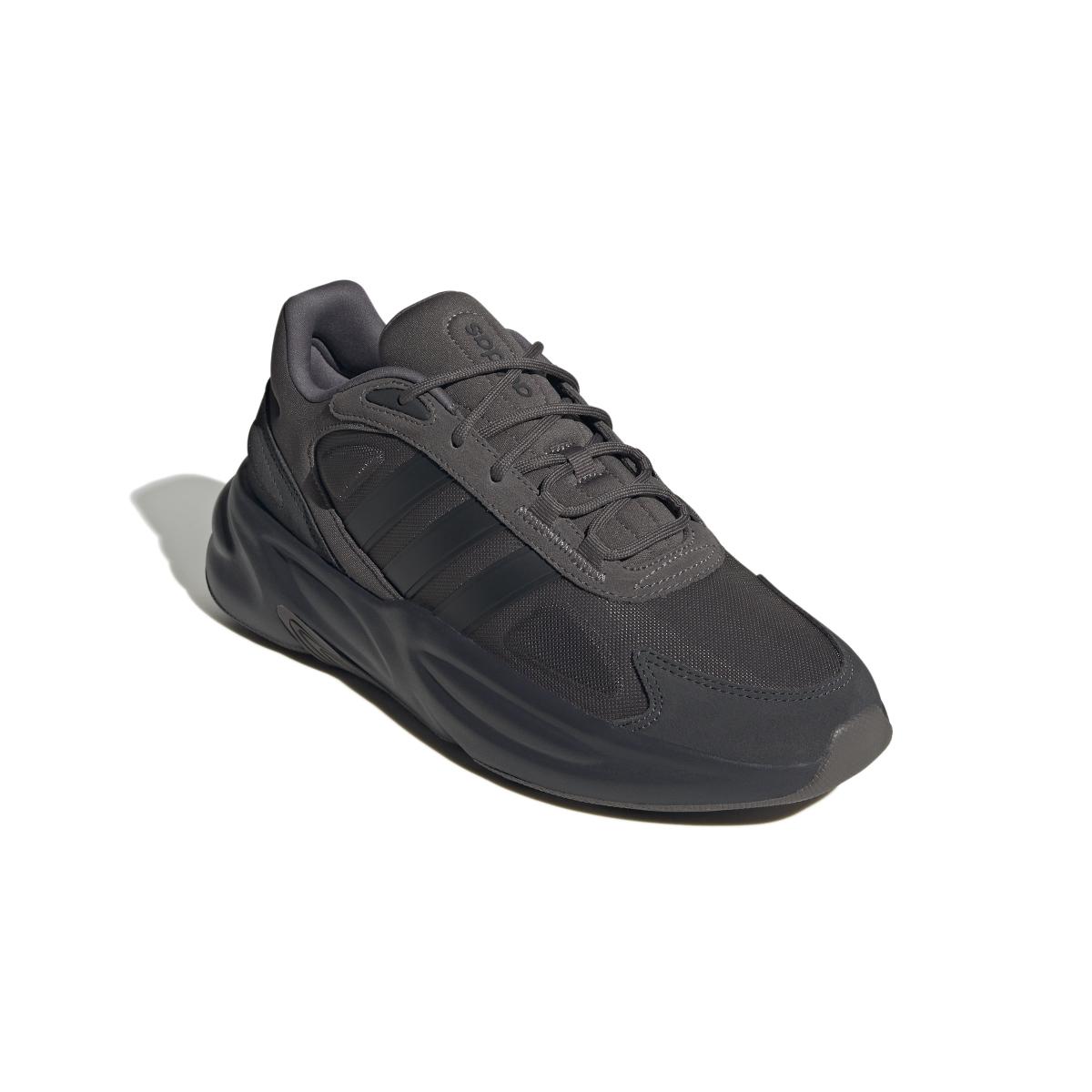 product/a/d/adidas_ig5984_6_footwear_photography_front_lateral_top_view_white.jpg