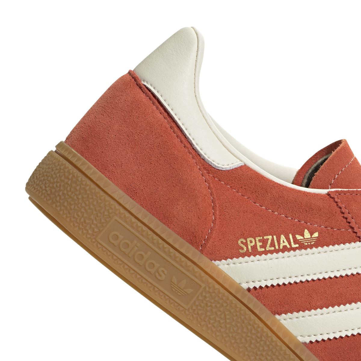 product/a/d/adidas_ig6191_8_footwear_photography_detail_view_1_white.jpg