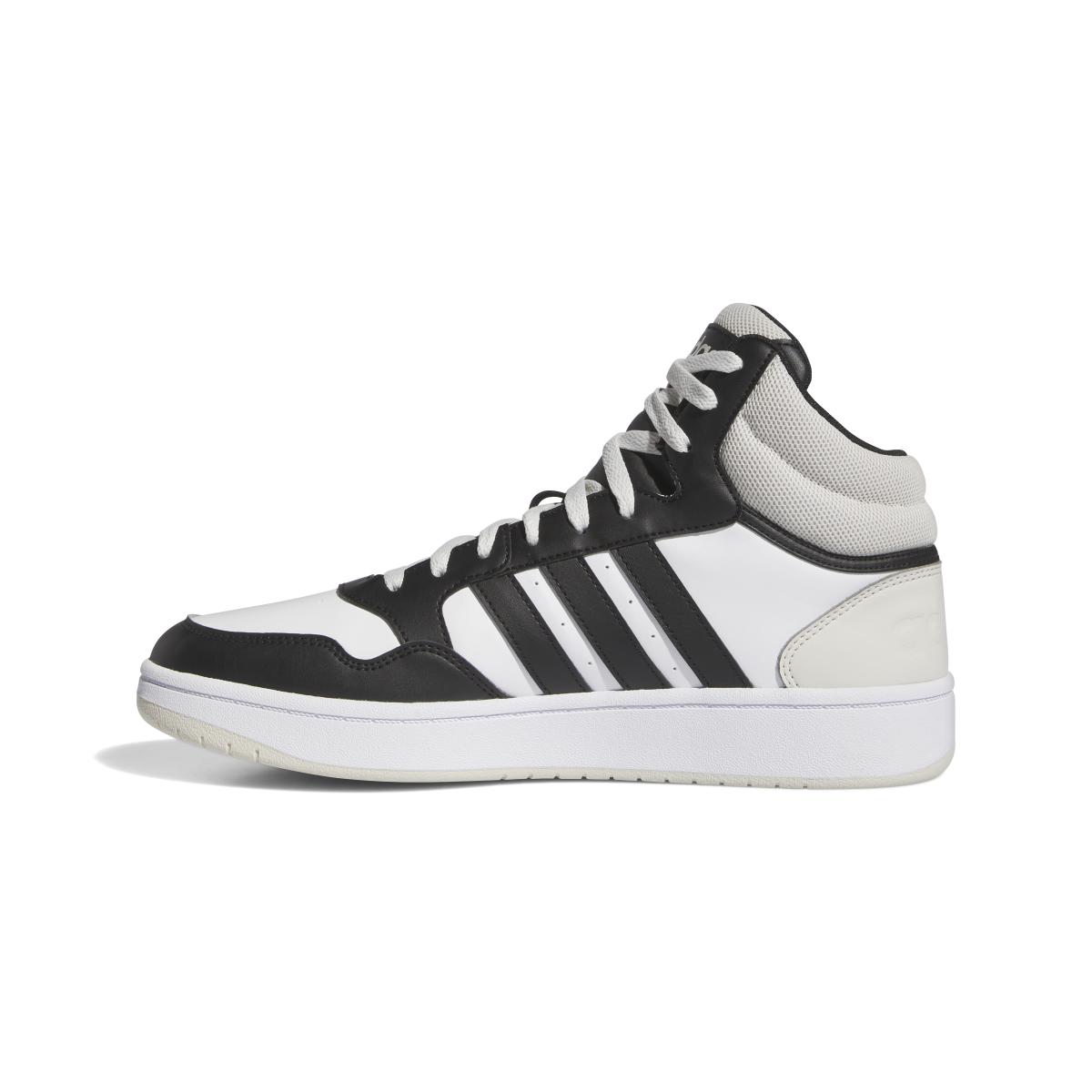 product/a/d/adidas_ih0157_5_footwear_photography_side_medial_center_view_white.jpg