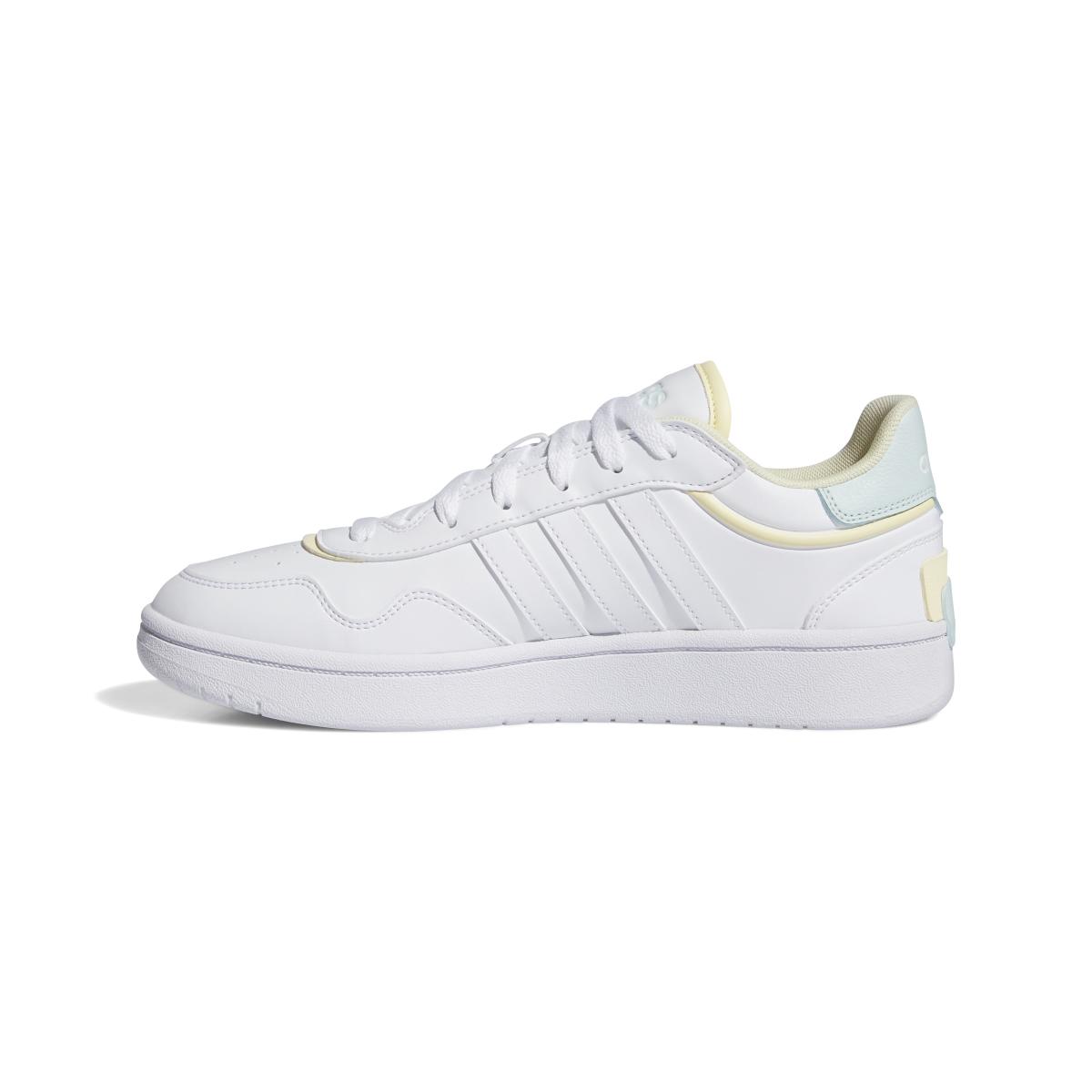 product/a/d/adidas_ih0165_5_footwear_photography_side_medial_center_view_white.jpg