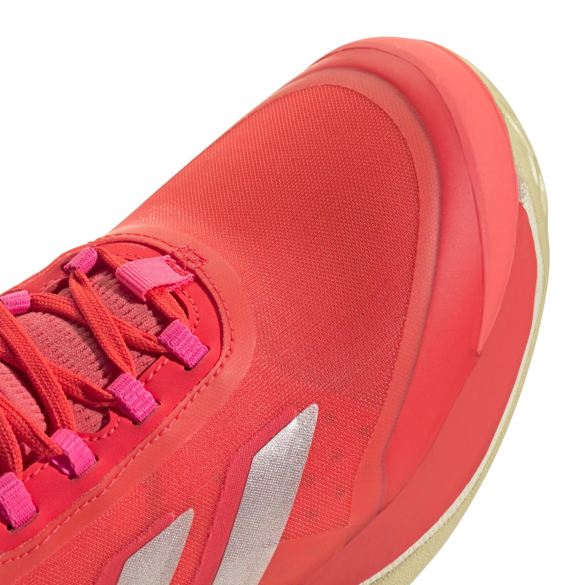 product/a/d/adidas_ih0462_8_footwear_photography_detail_view_1_white.jpg