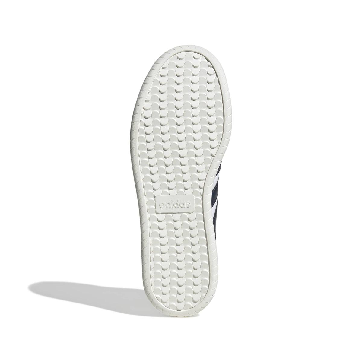 product/a/d/adidas_ih1228_4_footwear_photography_bottom_view_white-nw091625.jpg