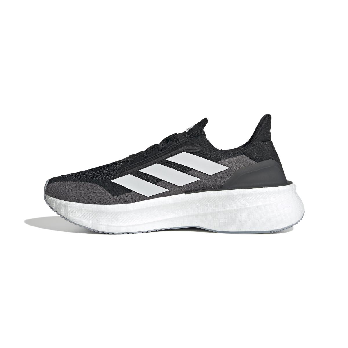 product/a/d/adidas_ih3110_5_footwear_photography_side_medial_center_view_white.jpg
