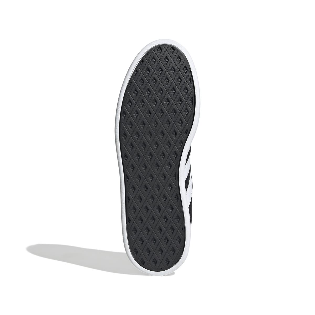 product/a/d/adidas_ih5466_4_footwear_photography_bottom_view_whiterep2.jpg