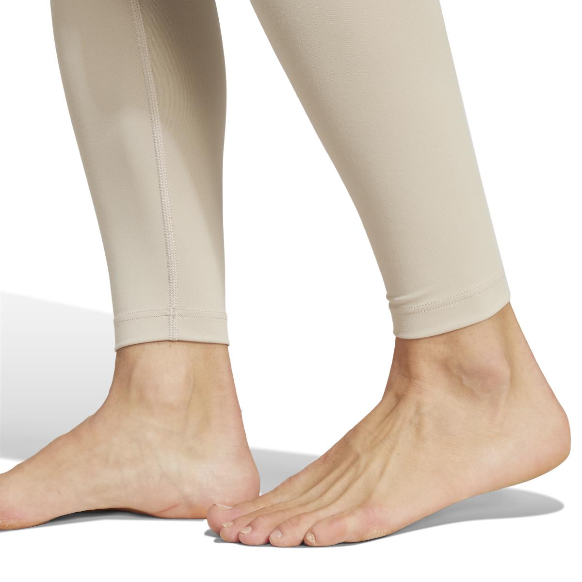product/a/d/adidas_ix0192_6_apparel_on_model_detail_view_2_white.jpg