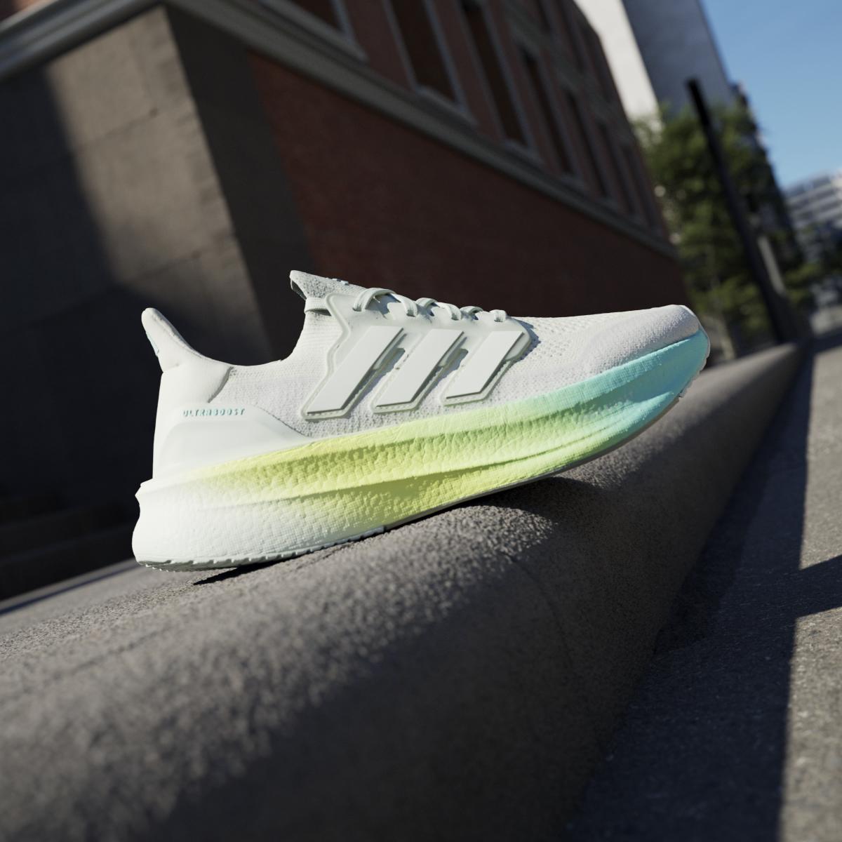 product/a/d/adidas_jh9068_16_footwear_photography_heromrktng_view_3-nw091625.jpg