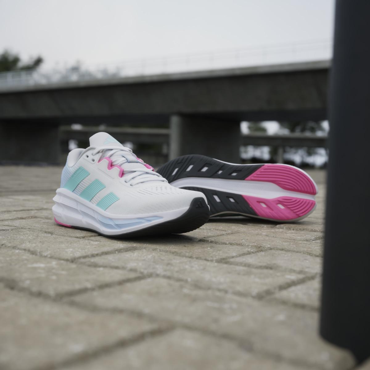 product/a/d/adidas_ji4609_17_footwear_photography_heromrktng_view_4-nw091625.jpg