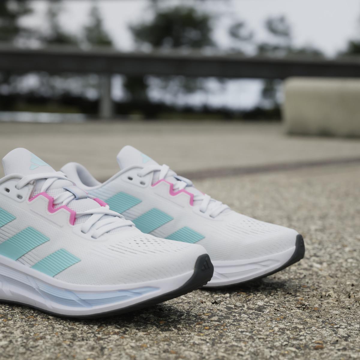 product/a/d/adidas_ji4609_22_footwear_photography_heromrktng_view_9-nw091625.jpg