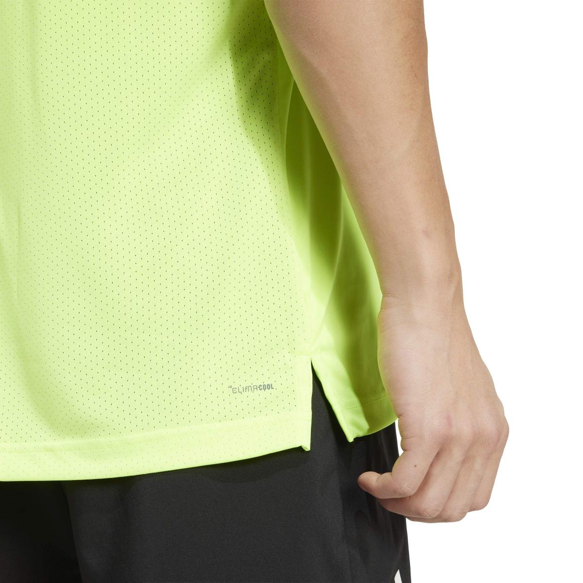 product/a/d/adidas_jp0412_8_apparel_on_model_detail_view_2_white.jpg