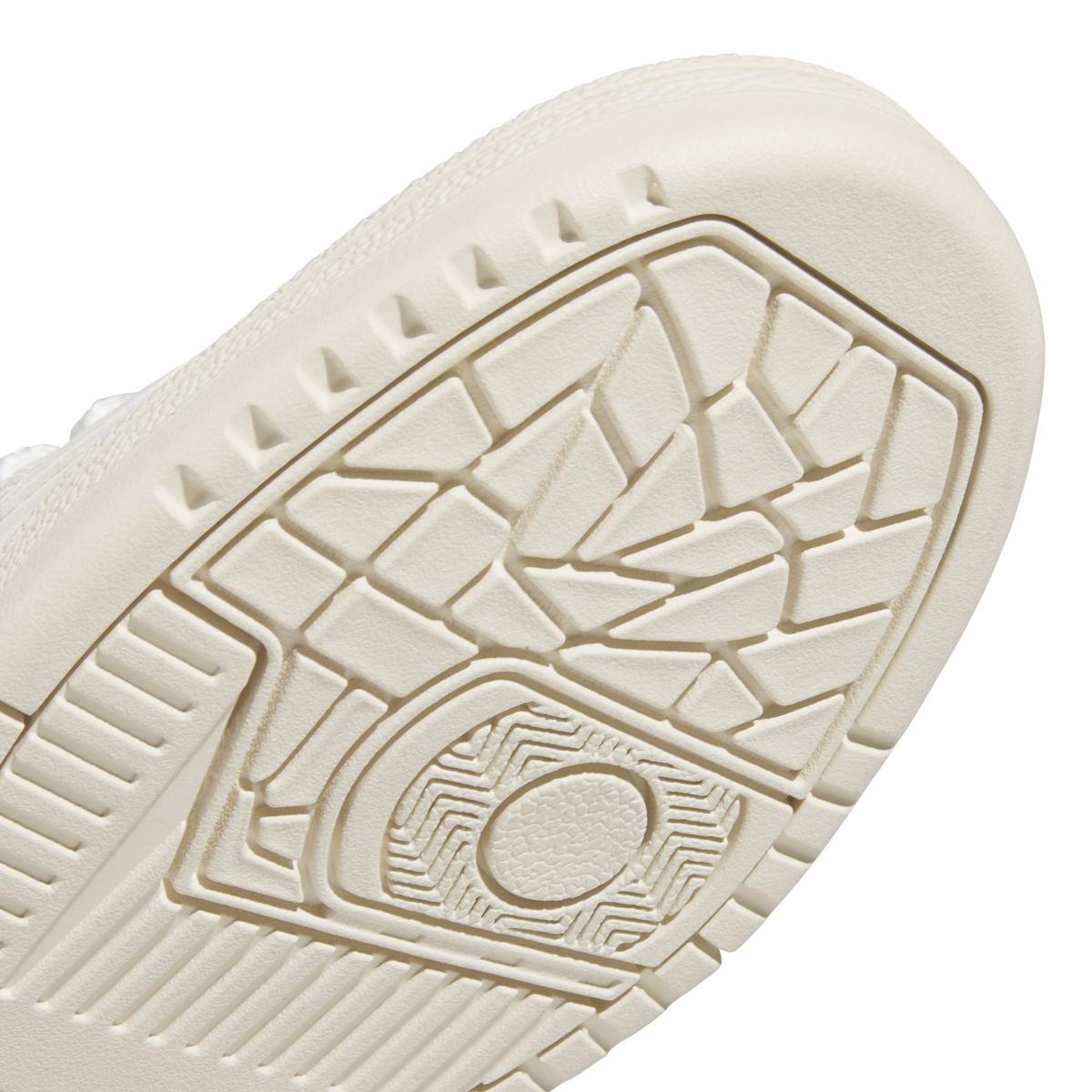 product/a/d/adidas_jp5249_9_footwear_photography_detail_view_2_white-nw110824.jpg