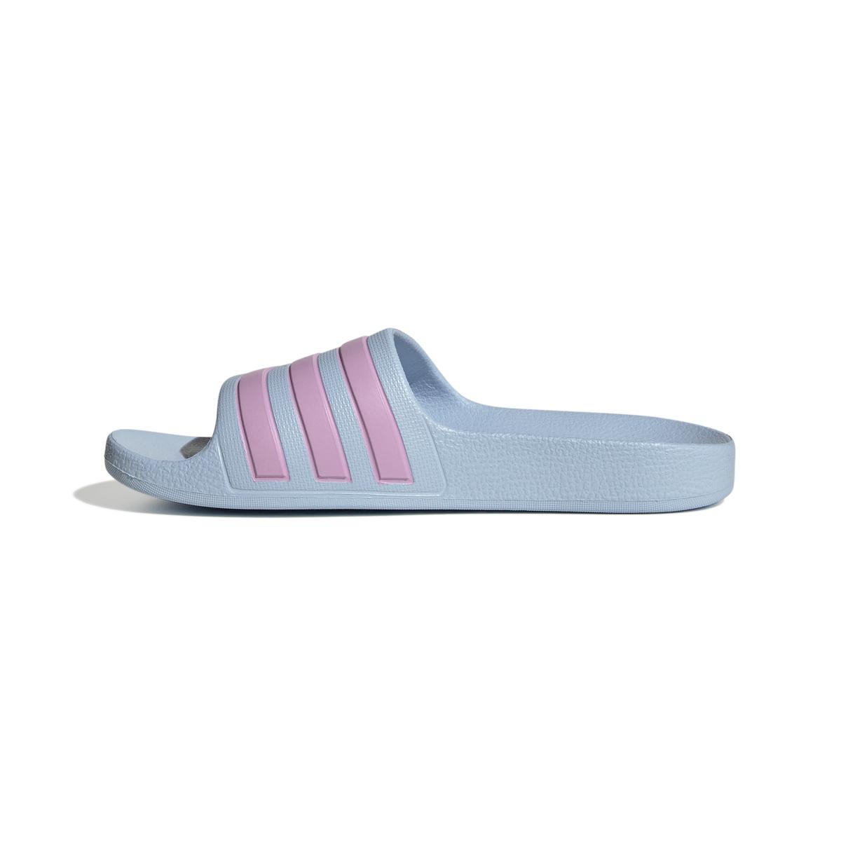 product/a/d/adidas_jp5773_5_footwear_photography_side_medial_center_view_white-nw091625.jpg