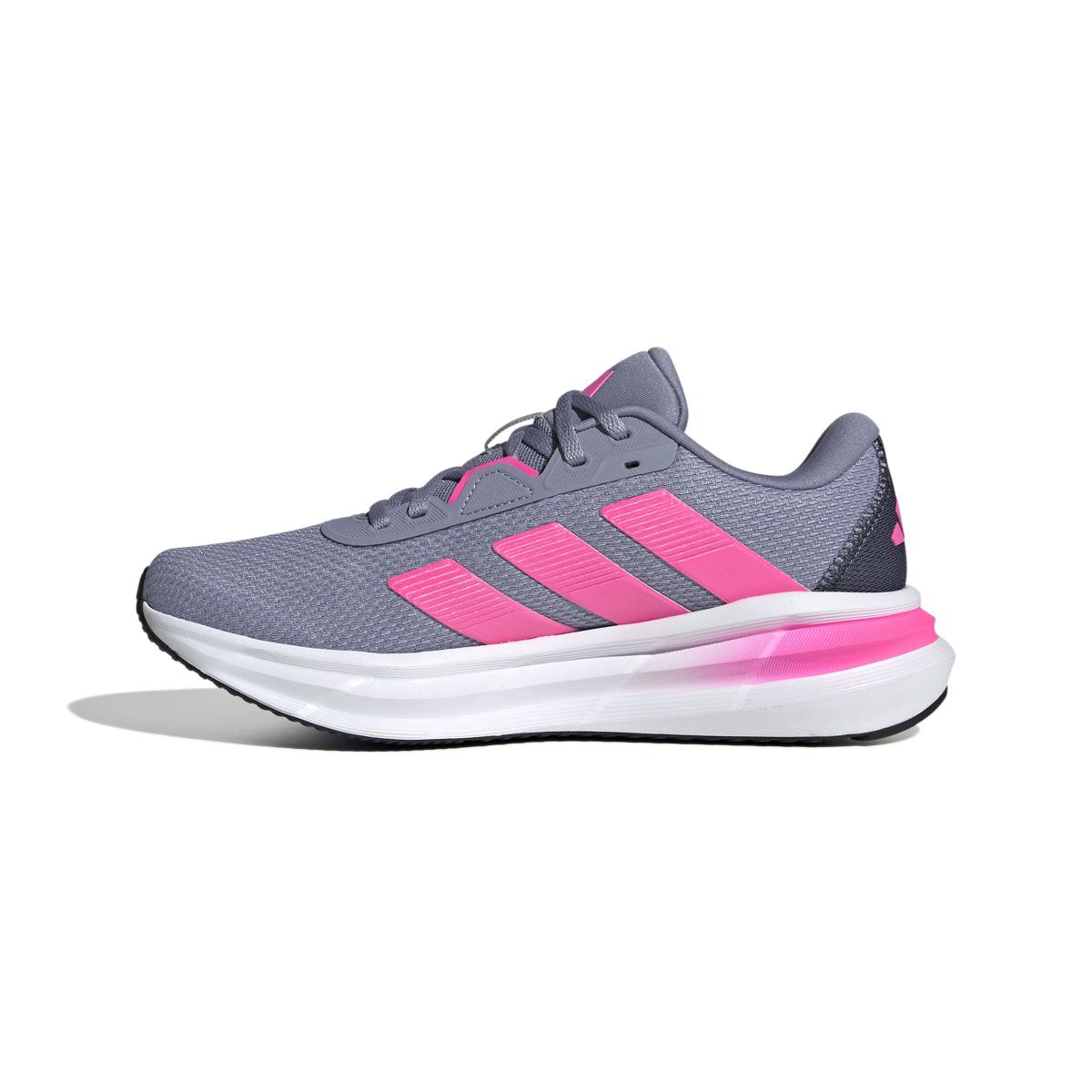 product/a/d/adidas_jq2608_5_footwear_photography_side_medial_center_view_white-nw091625.jpg