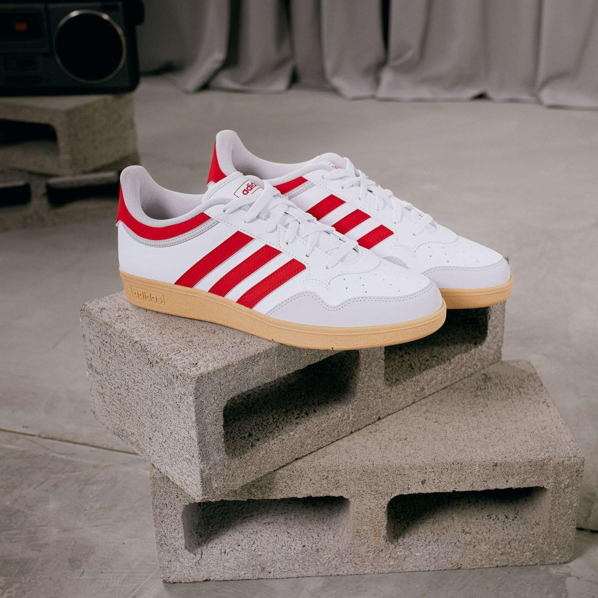 product/a/d/adidas_jq2735_14_footwear_photography_heromrktng_view_2-nw091625.jpg