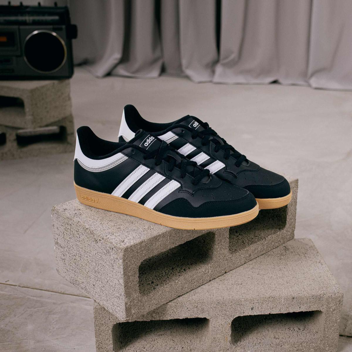 product/a/d/adidas_jq2737_15_footwear_photography_heromrktng_view_2-nw091625.jpg