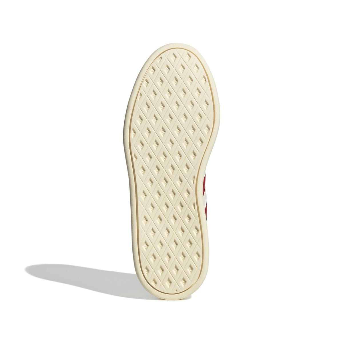 product/a/d/adidas_jq3052_4_footwear_photography_bottom_view_white.jpg