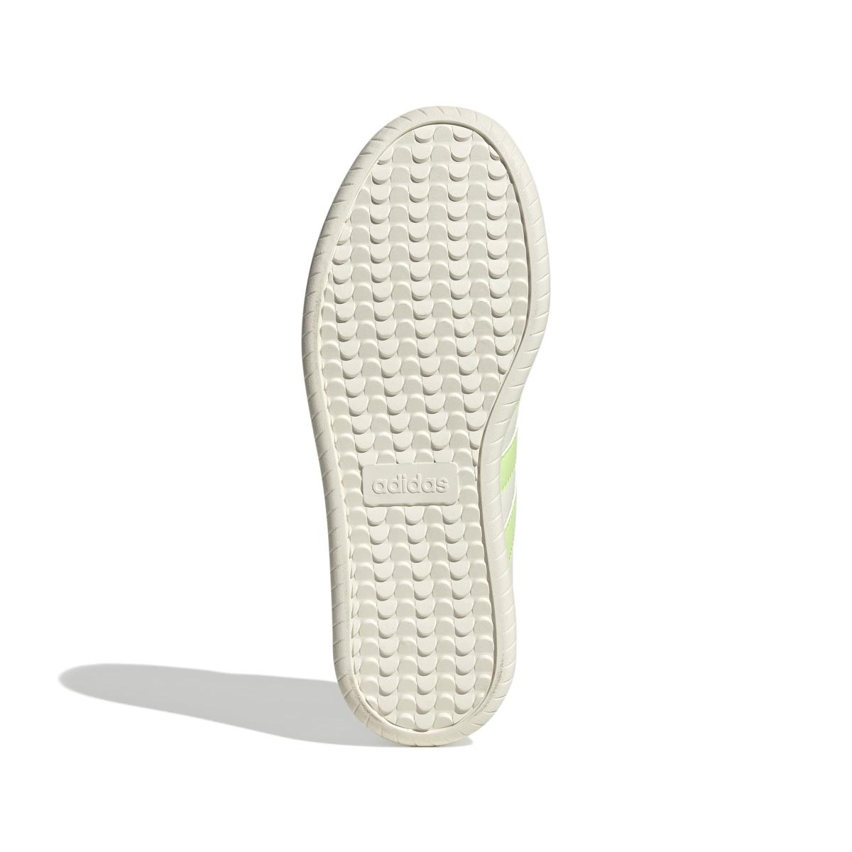 product/a/d/adidas_jr1190_4_footwear_photography_bottom_view_white-nw091625.jpg