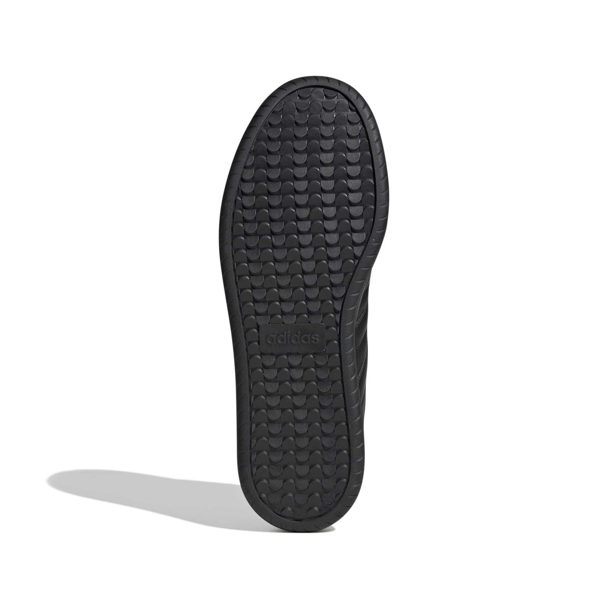 product/a/d/adidas_jr1321_4_footwear_photography_bottom_view_white-nw091625.jpg