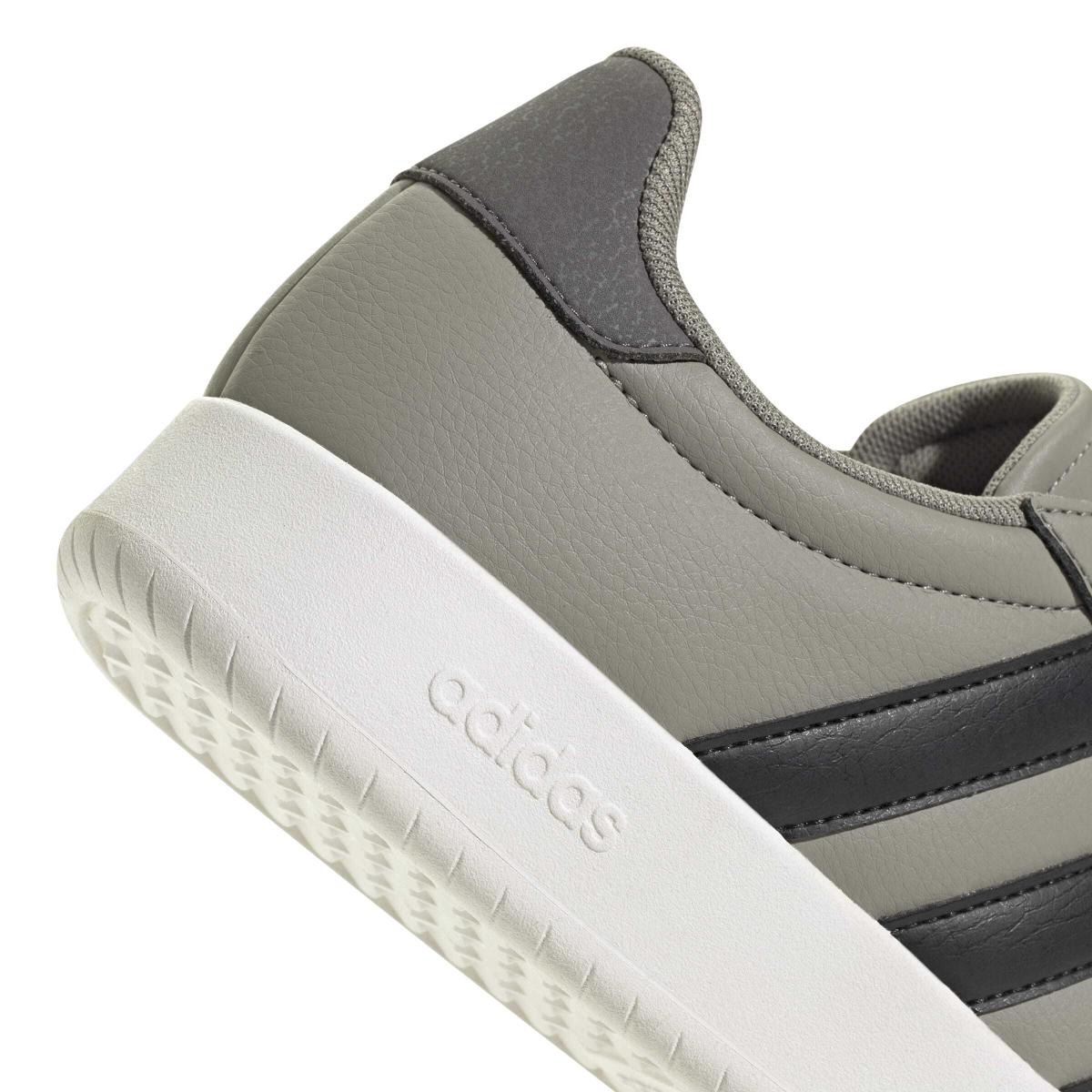 product/a/d/adidas_jr1324_9_footwear_photography_detail_view_2_white-nw091625.jpg