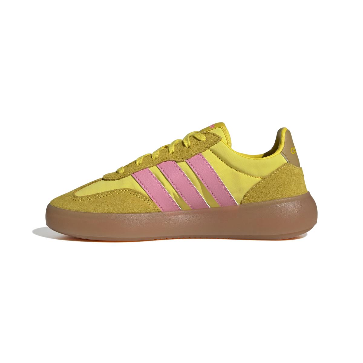 product/a/d/adidas_jr3542_5_footwear_photography_side_medial_center_view_white-nw091625.jpg