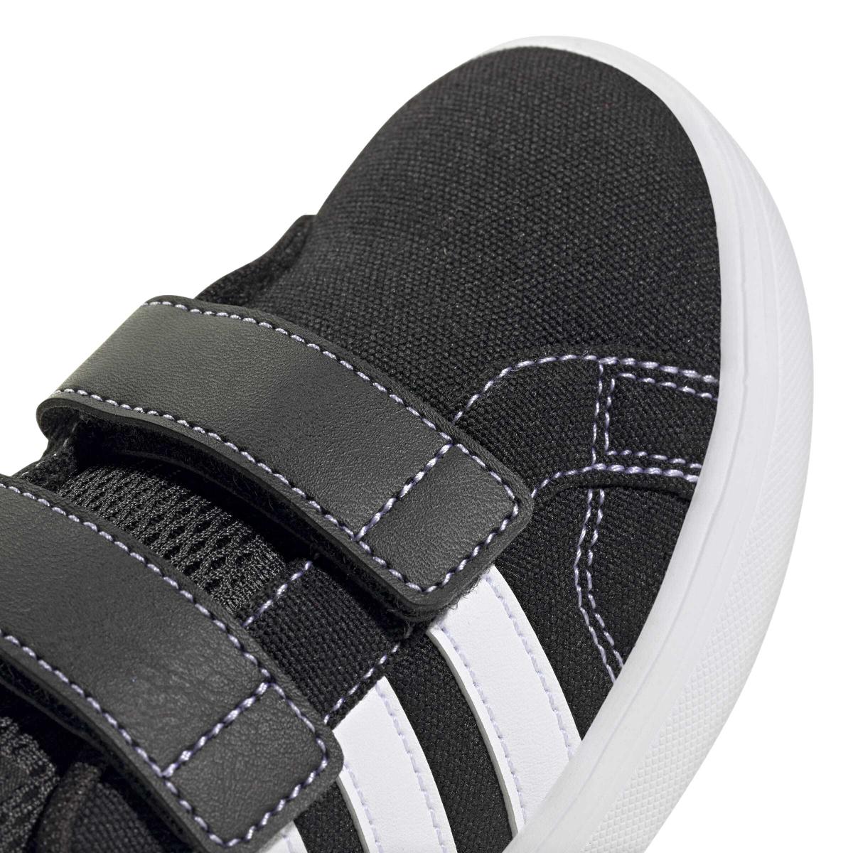 product/a/d/adidas_jr5580_9_footwear_photography_detail_view_2_white.jpg