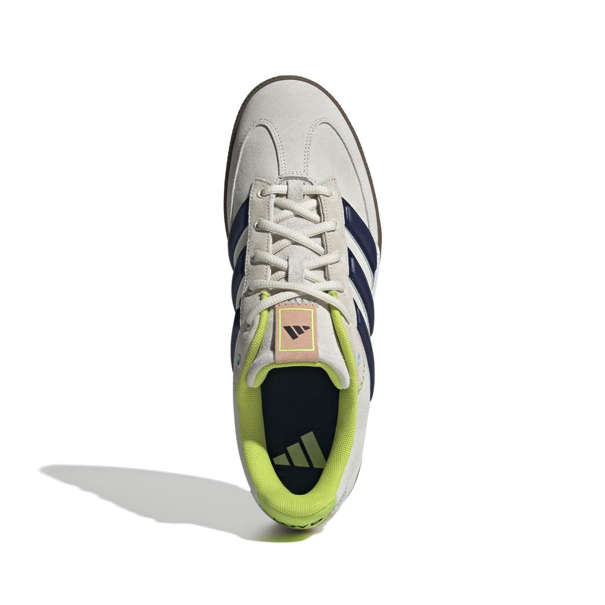 product/a/d/adidas_js1720_3_footwear_photography_top_portrait_view_white.jpg