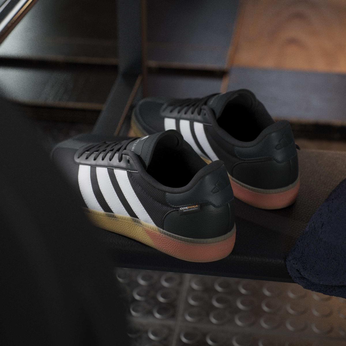 product/a/d/adidas_js3038_19_footwear_photography_heromrktng_view_6-nw091725.jpg