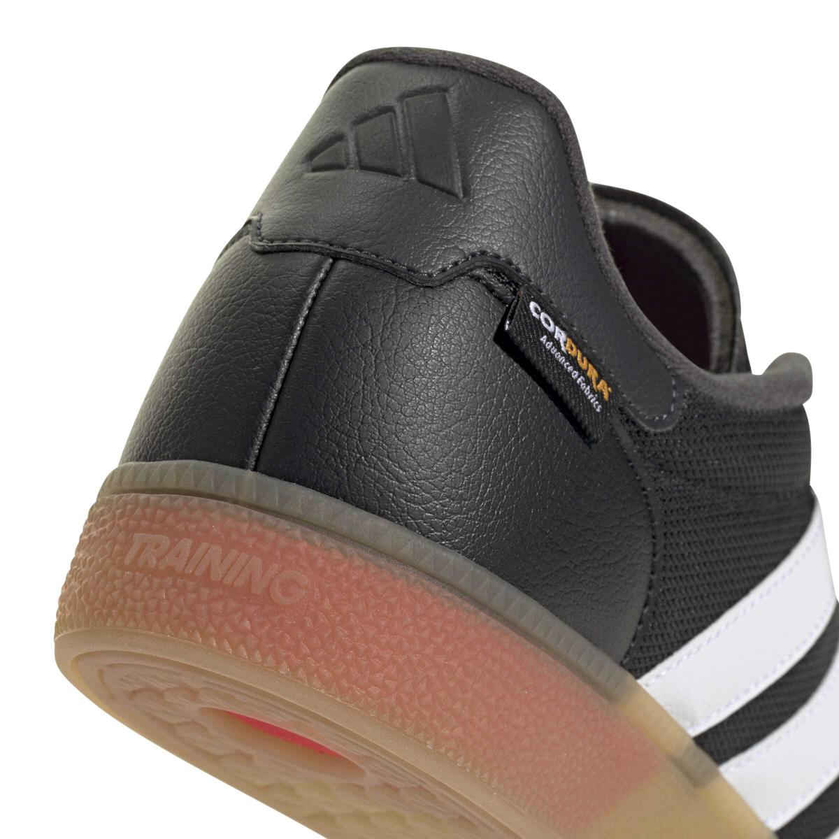 product/a/d/adidas_js3038_9_footwear_photography_detail_view_2_white-nw091725.jpg