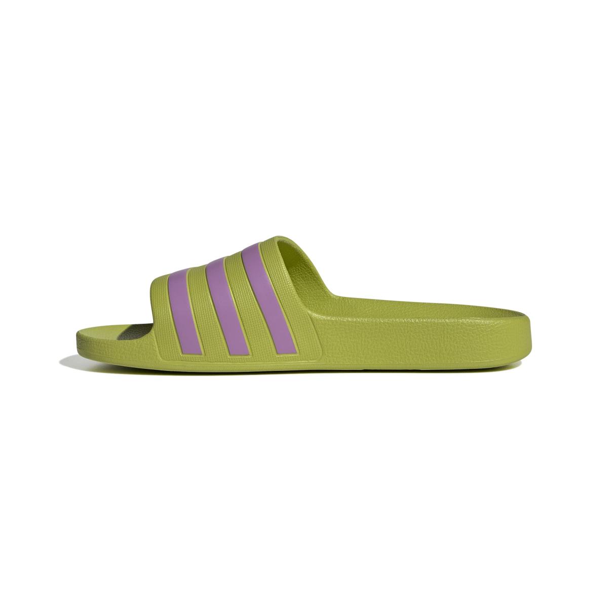 product/a/d/adidas_js3613_5_footwear_photography_side_medial_center_view_white-nw091725.jpg