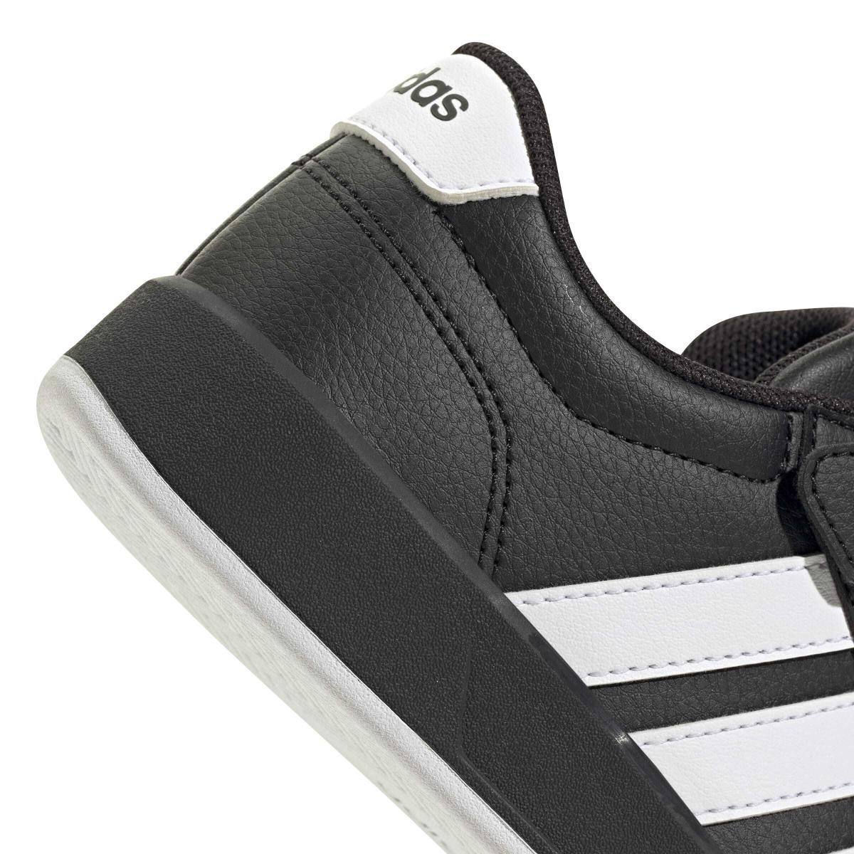 product/a/d/adidas_js3687_9_footwear_photography_detail_view_2_white-nw091725.jpg