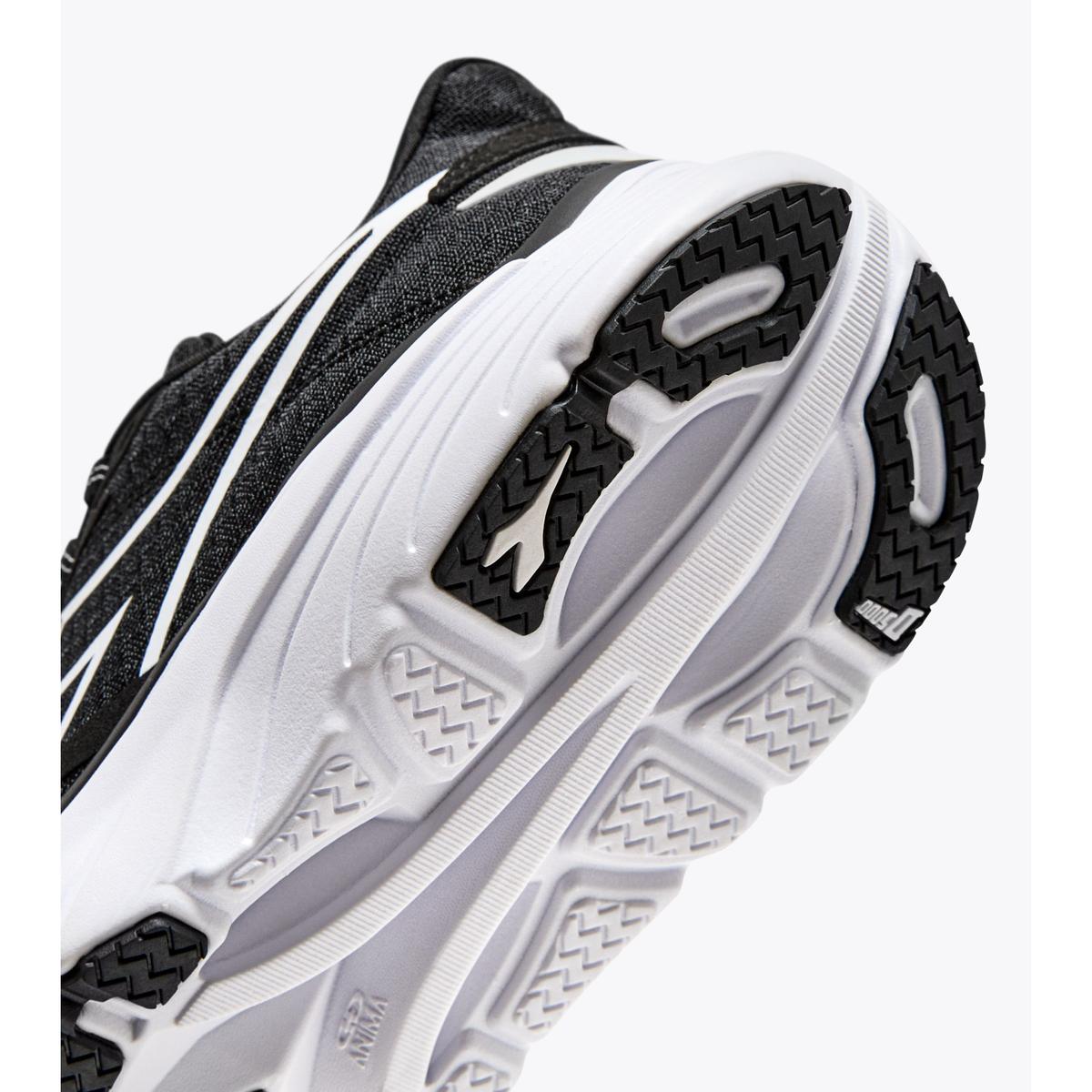 product/d/i/diadora_101.179095-c7406_nero-bianco-ott_4.jpg
