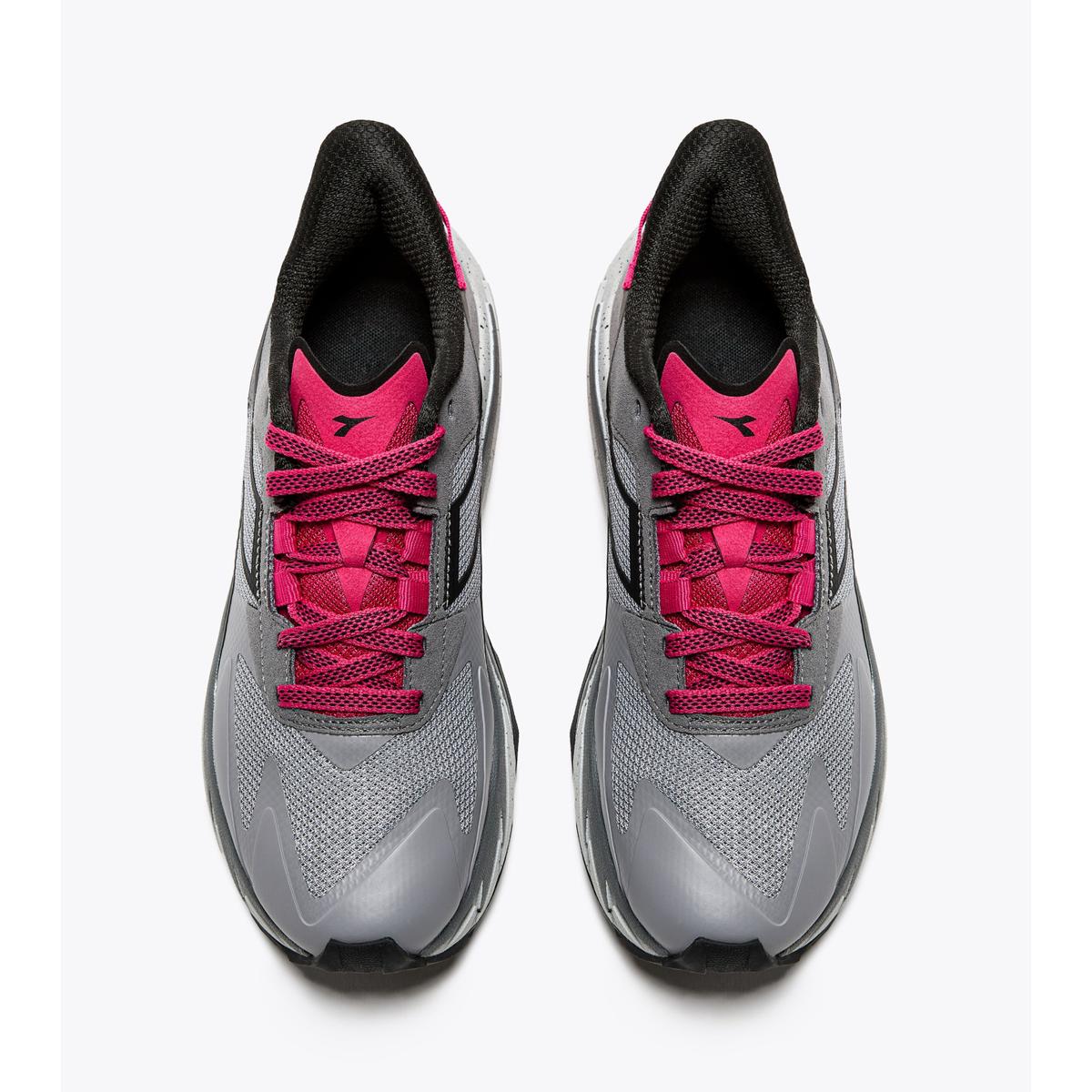 product/d/i/diadora_101.179552-d0509_gris-alliage-nr-rouge-rubis-c_2.jpg