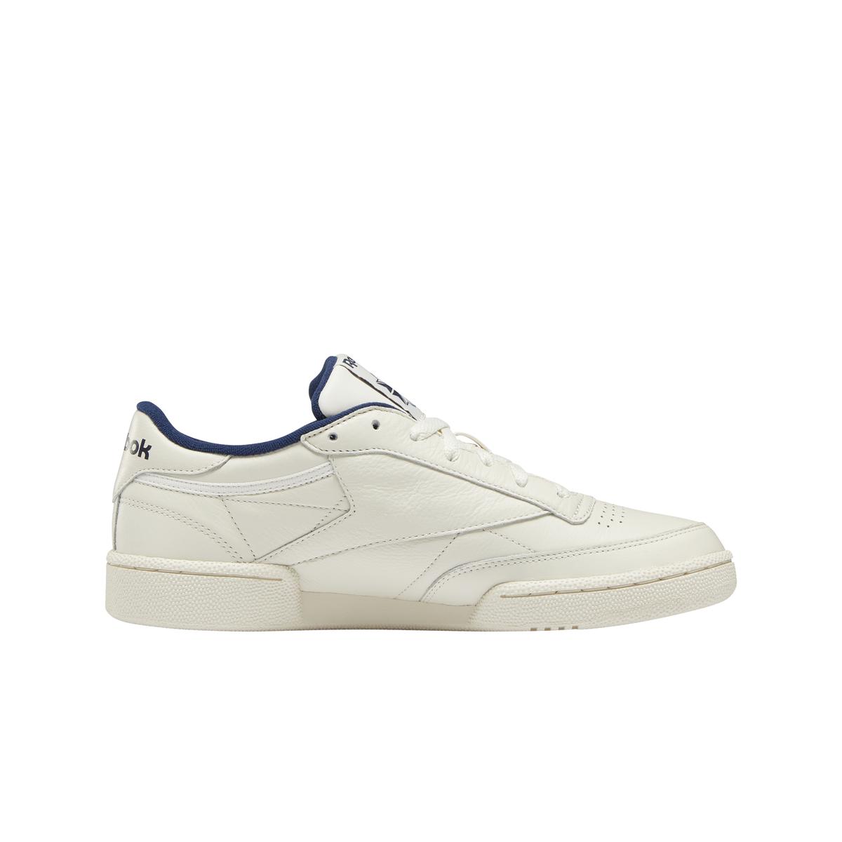 product/d/v/dv8815_ftw_photo_side-medial-center_white.jpg